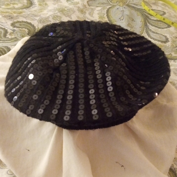 Calvin Klein Black Knit Beret Hat - Picture 6 of 12